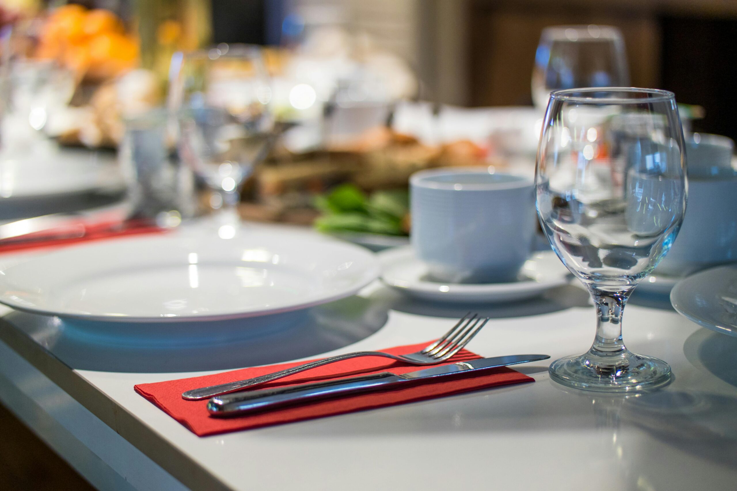 Înscrieri 2026: Program de sprijin pentru antreprenorii români din HoReCa